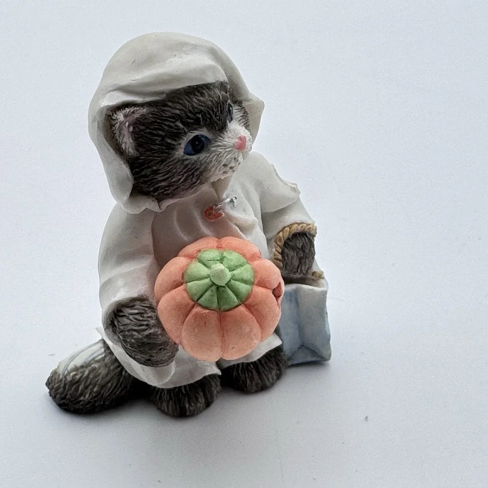 VTG Calico Kittens Gobblin Up The Fun Figurine Priscilla Hillman Halloween Ghost